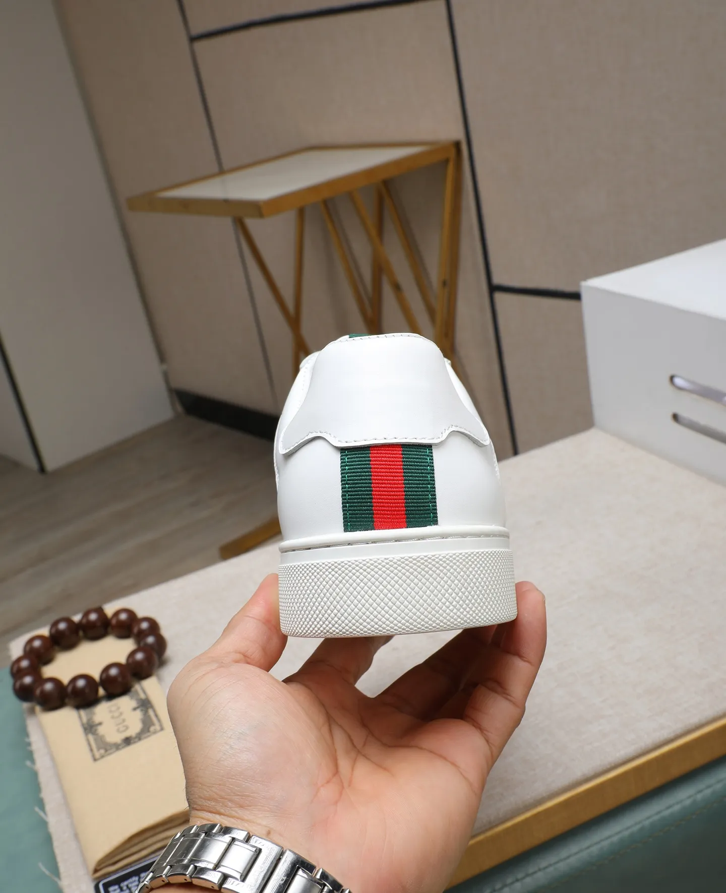 Men's shoes 💰420 GUCCI🔍🔍The latest model is available at the counter simultaneously. Original calfskin imported from Italy, genuine leather lining, (high-end, extravagant and classy) with exquisite workmanship. Sole: Original sole provided by the original factory. ⚠Exclusive double-layer movable molded sole is super comfortable⚠. Photographed in real life. 🎬The real thing is better. 🔍🔍"High quality·Follow the order" code number 38-44
